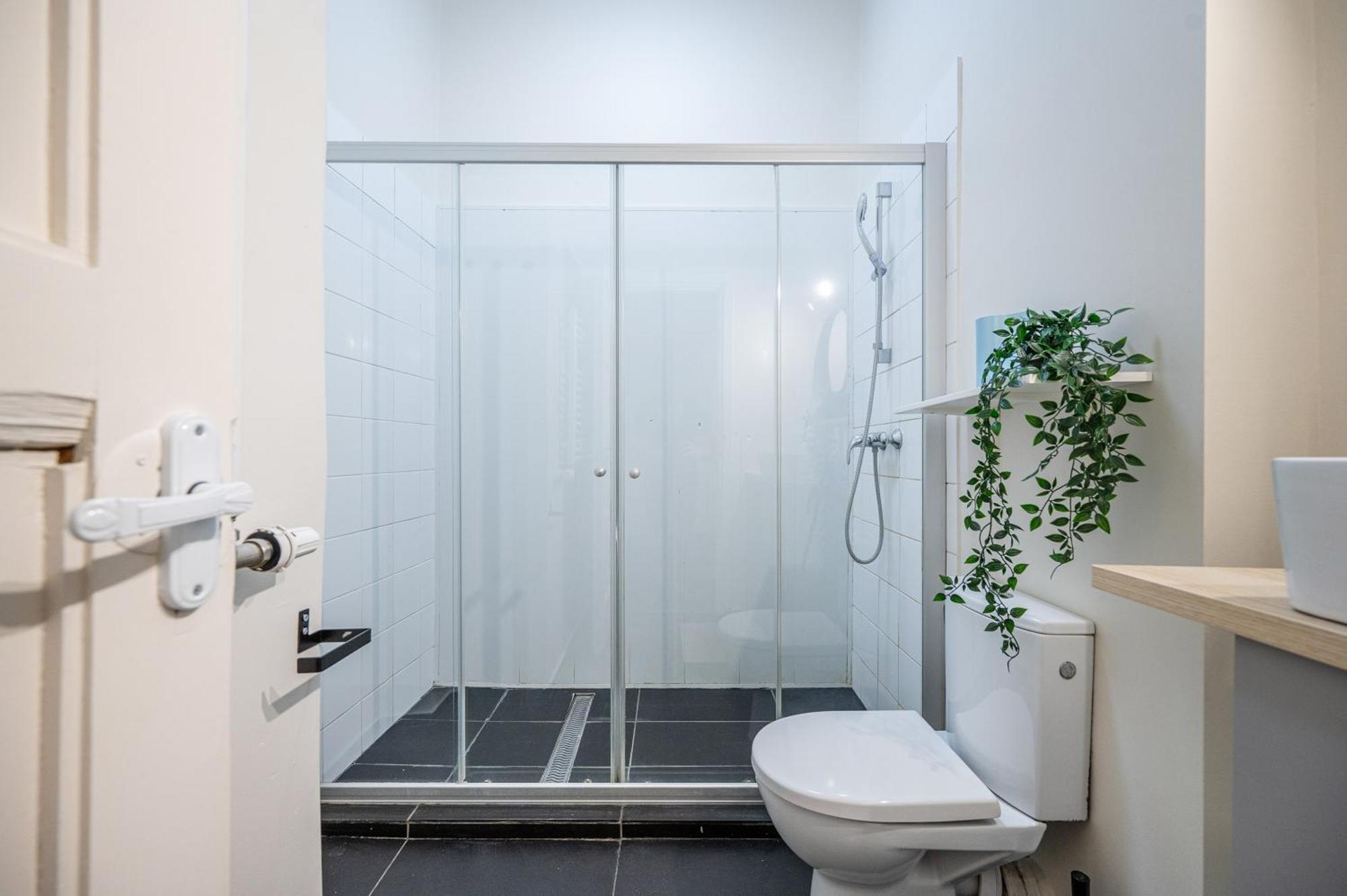 Central Avenue Residence Kaunas Ngoại thất bức ảnh