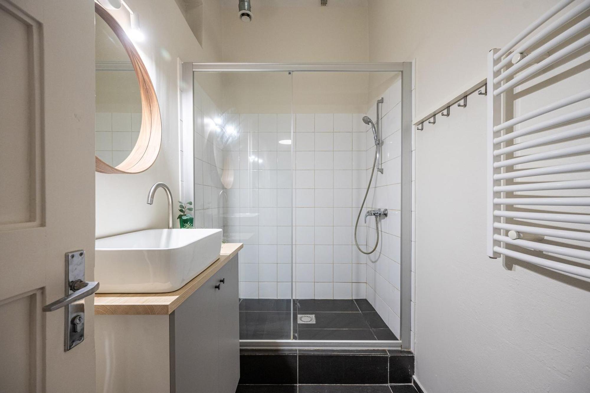 Central Avenue Residence Kaunas Ngoại thất bức ảnh